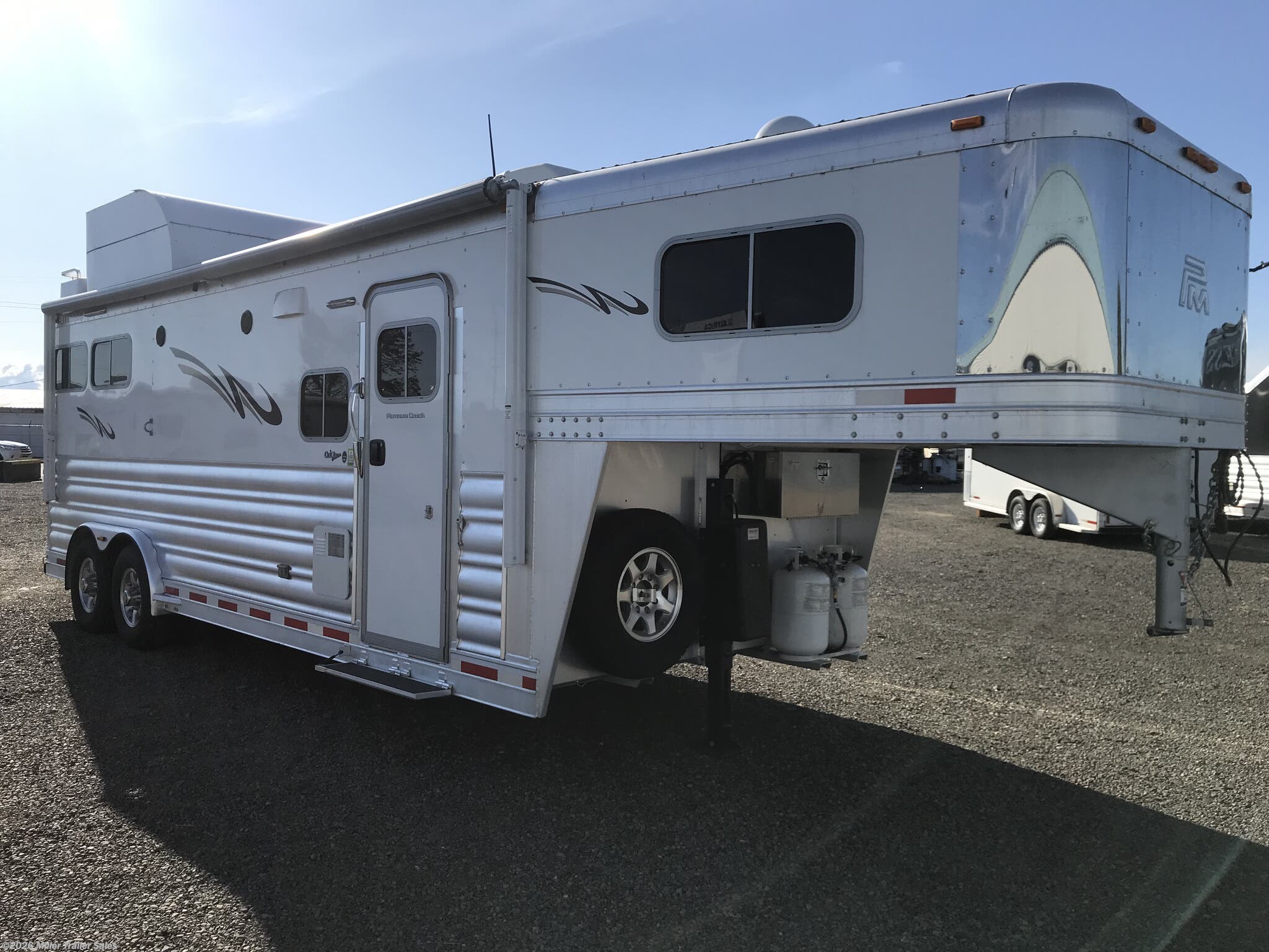 Horse Trailer 2016 Platinum Coach 2 Horse 11' sw Outlaw Conversions