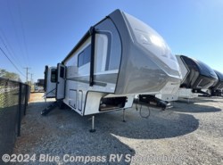 New 2025 Alliance RV Avenue 32RLS available in Duncan, South Carolina