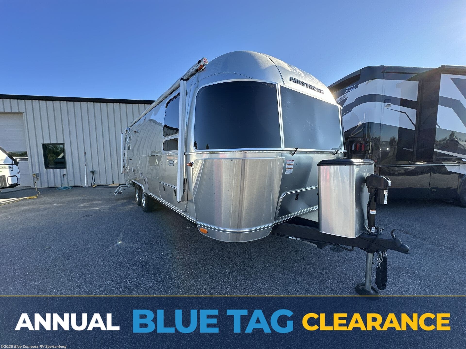 Used 2025 Airstream Globetrotter 27FB Twin available in Duncan, South Carolina