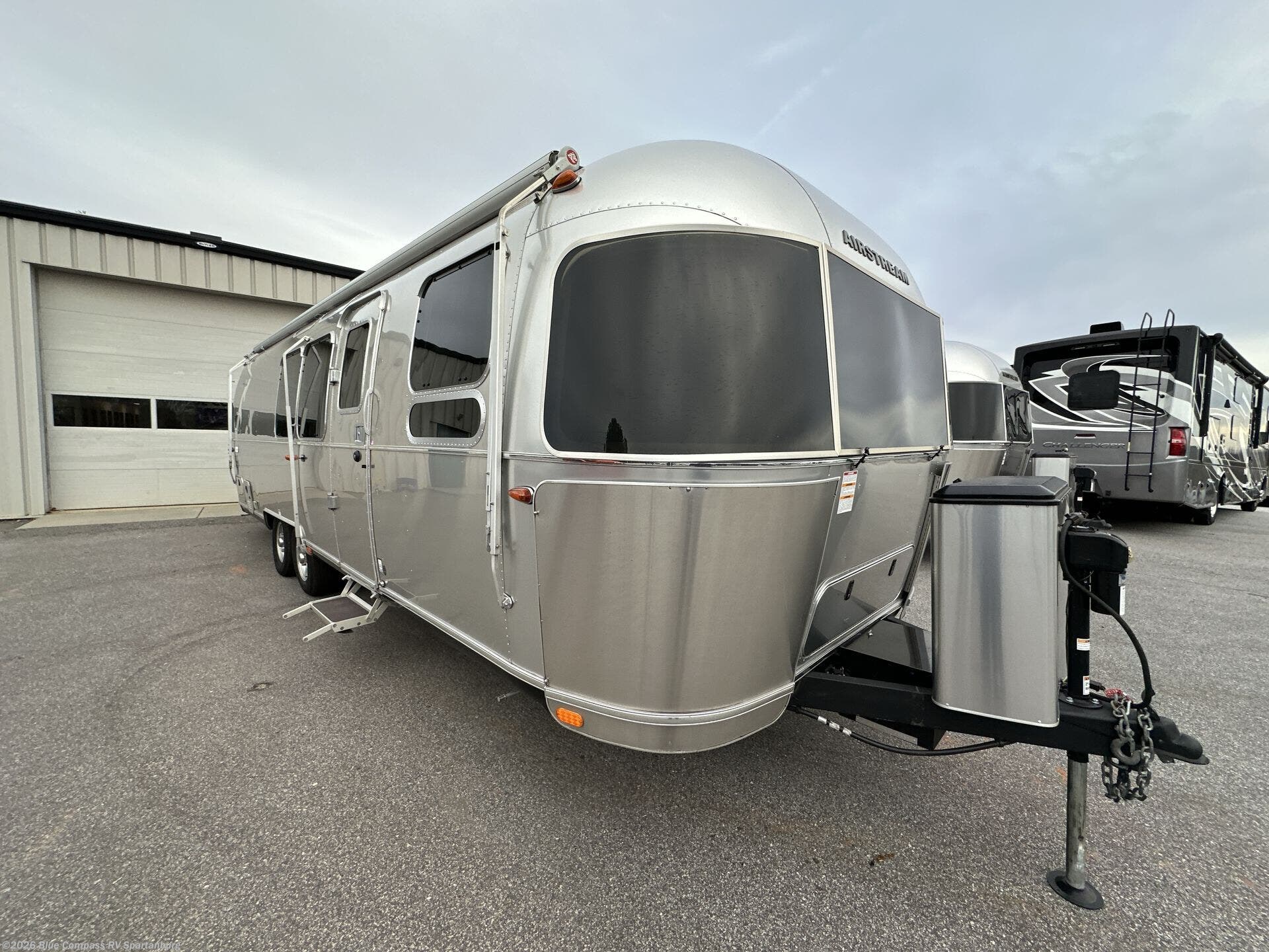 Used 2023 Airstream Flying Cloud 30FB available in Duncan, South Carolina