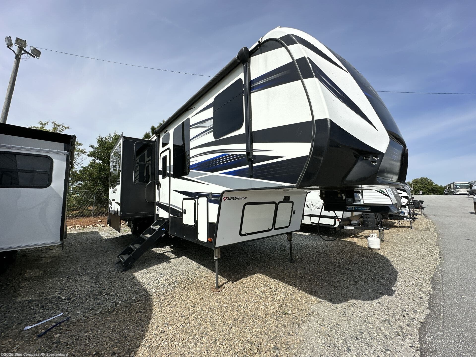 Used 2019 Keystone Fuzion 373 available in Duncan, South Carolina
