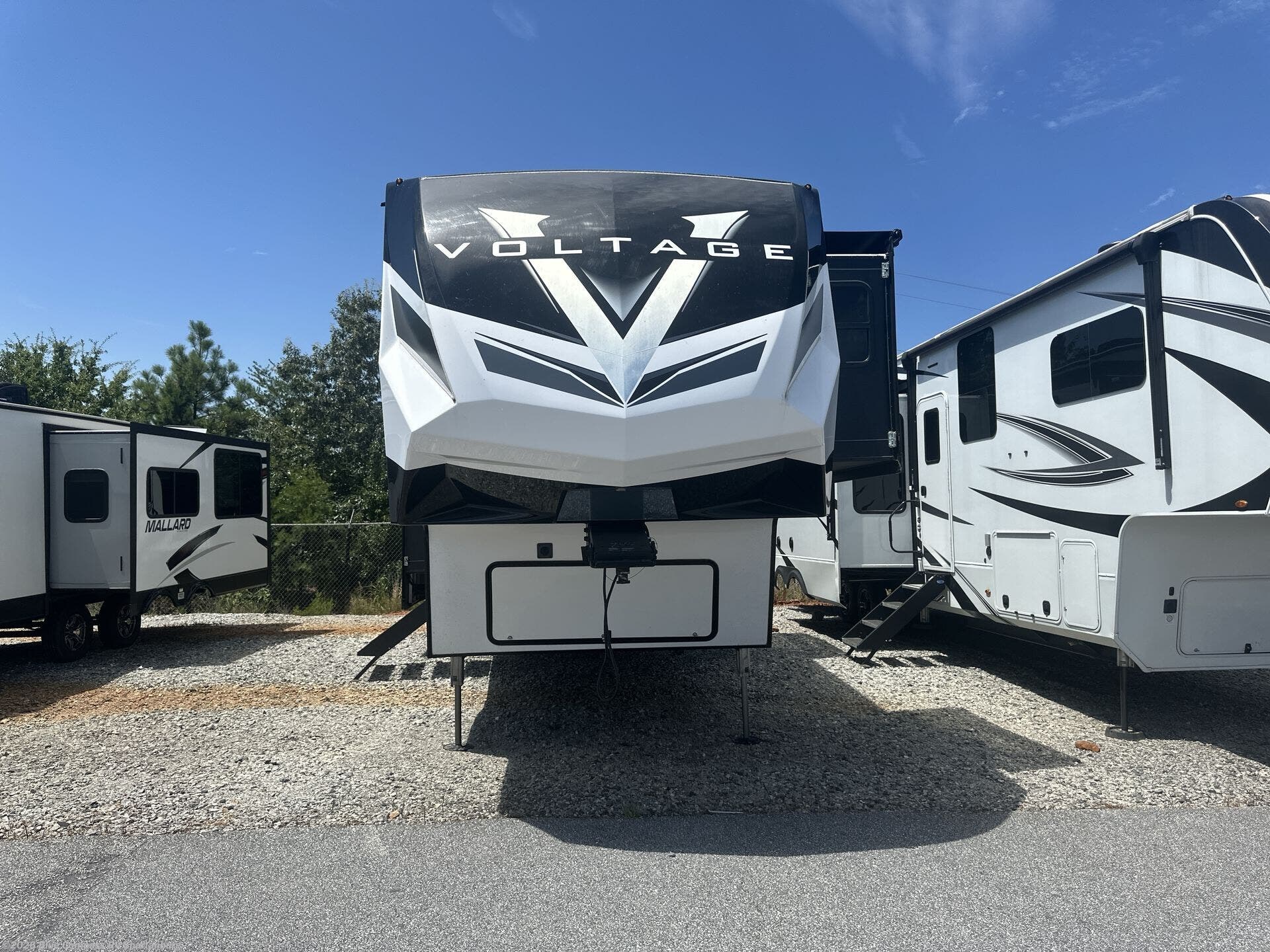 Used 2022 Dutchmen Voltage 4015 available in Duncan, South Carolina