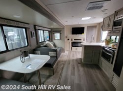 New 2022 Coachmen Catalina Legacy Edition 323QBTSCK available in Puyallup, Washington