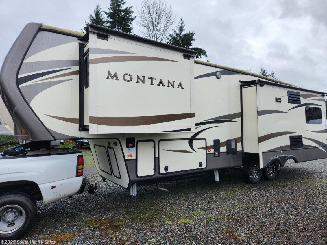 Used 2017 Keystone Montana 3000RE available in Puyallup, Washington