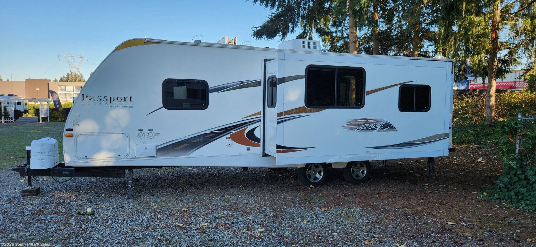 Used 2012  Keystone Passport Ultra Lite 2850RL by Keystone from South Hill RV Sales in Puyallup, WA