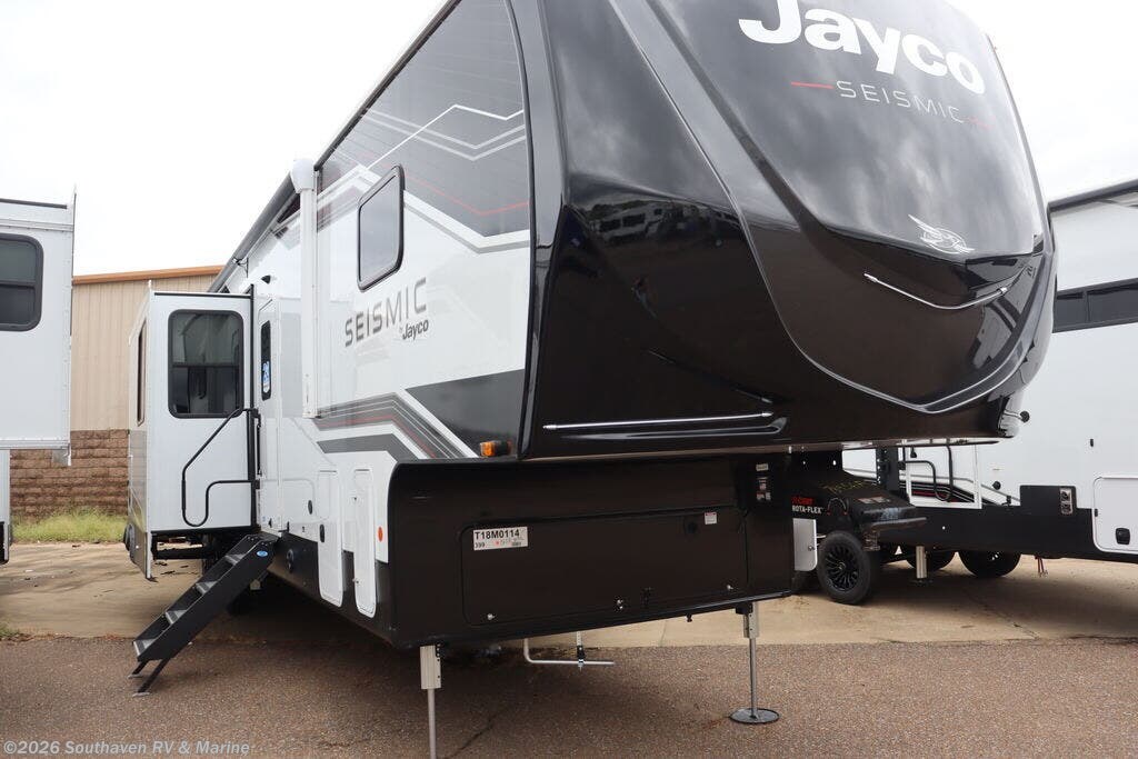 New 2026 Jayco Seismic 399 available in Southaven, Mississippi