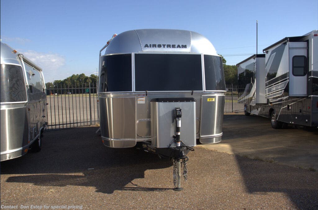 Used 2024 Airstream Flying Cloud 27FB available in Southaven, Mississippi