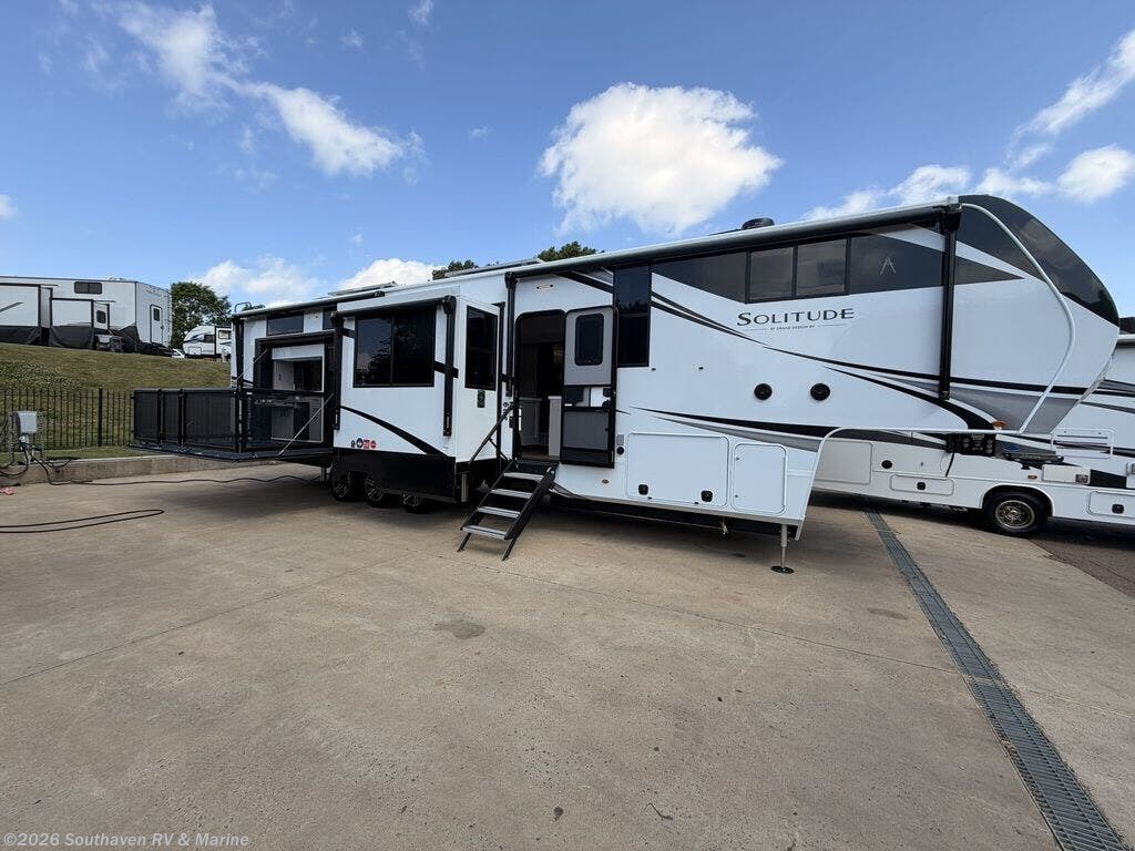 New 2026 Grand Design Solitude 414LJMJ available in Southaven, Mississippi