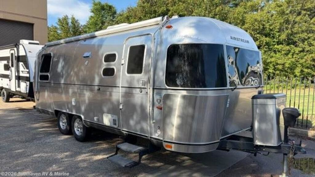 Used 2012 Airstream Flying Cloud 25 available in Southaven, Mississippi