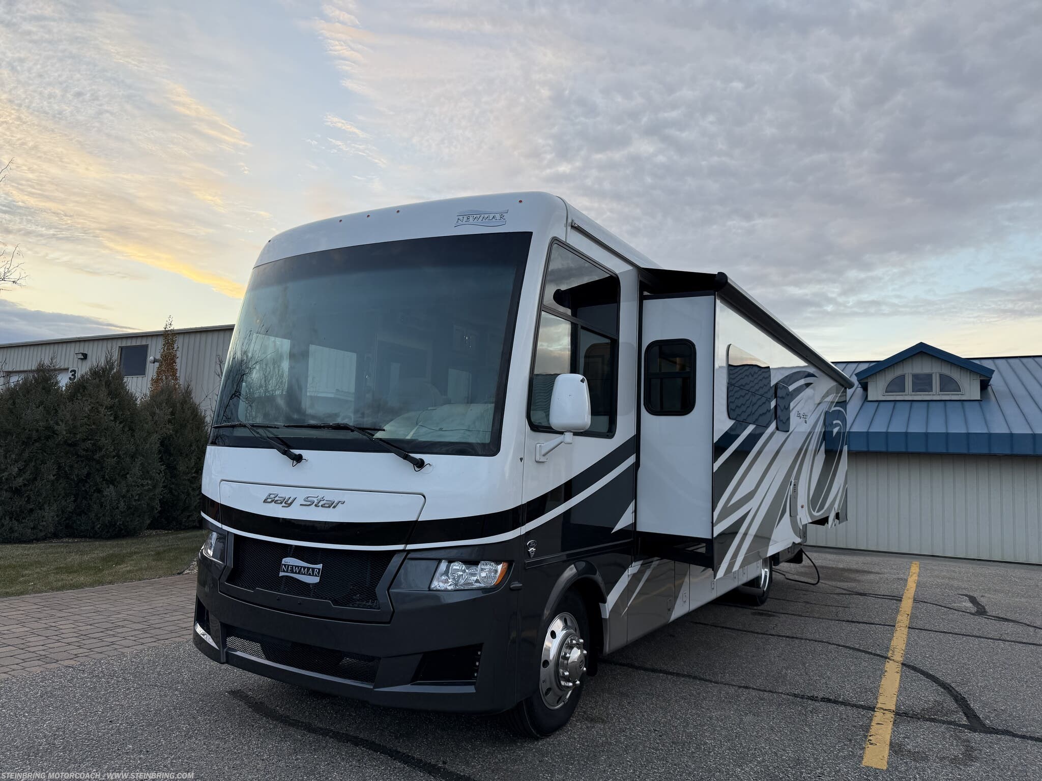Used 2023 Newmar Bay Star 3225 available in Garfield, Minnesota