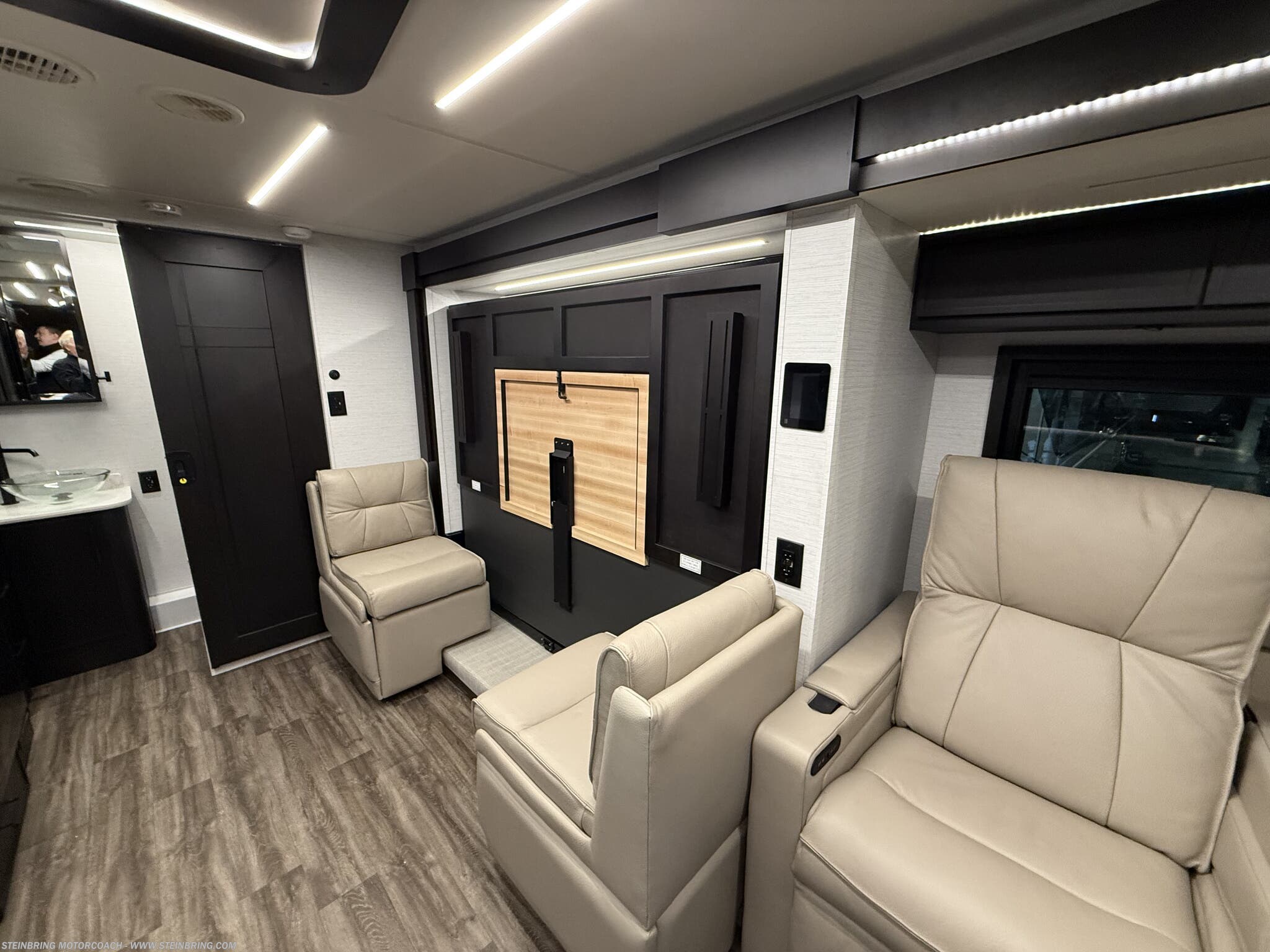 New 2026 Newmar Freedom Aire 2515 available in Garfield, Minnesota