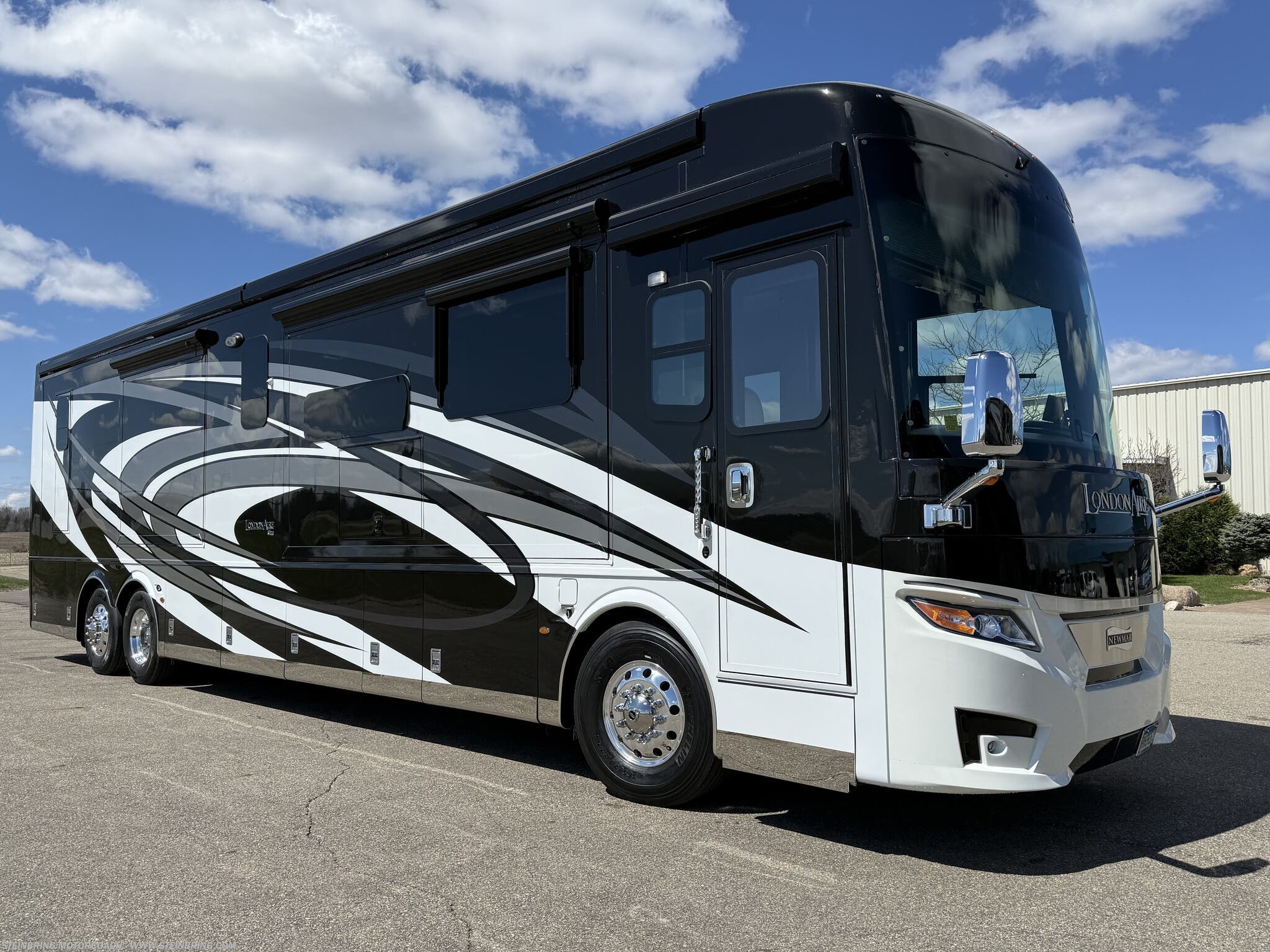 Used 2021 Newmar London Aire 4551 available in Garfield, Minnesota