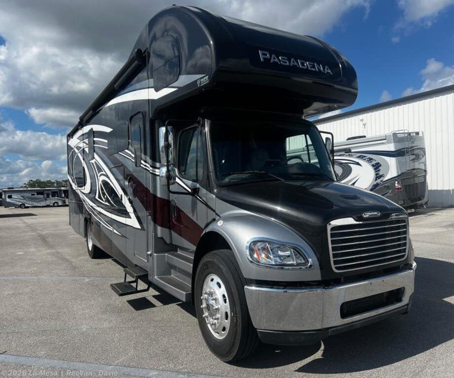 Used 2023 Thor Motor Coach Pasadena 38MX available in Davie, Florida