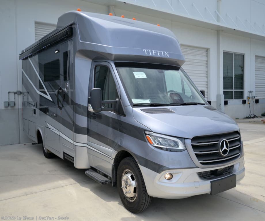 New 2027 Tiffin Wayfarer 25RW available in Davie, Florida