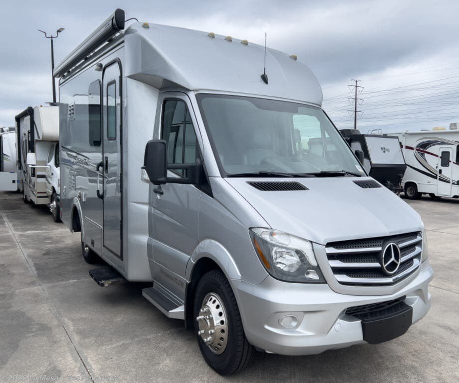 Used 2018  Pleasure-Way Plateau XL XLMD by Pleasure-Way from La Mesa | RecVan - Davie in Davie, FL