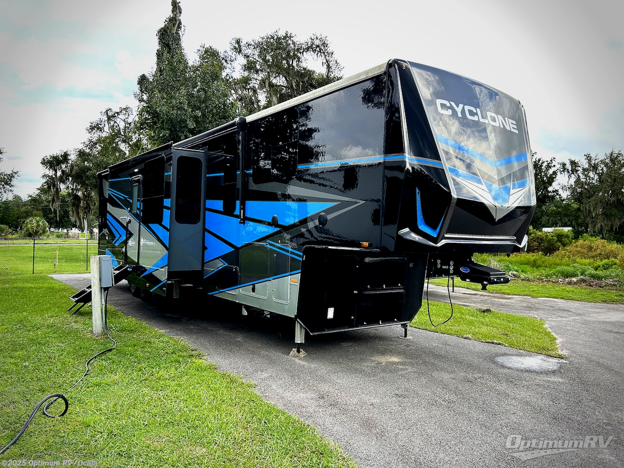 New 2025 Heartland Cyclone 4006 available in Ocala, Florida