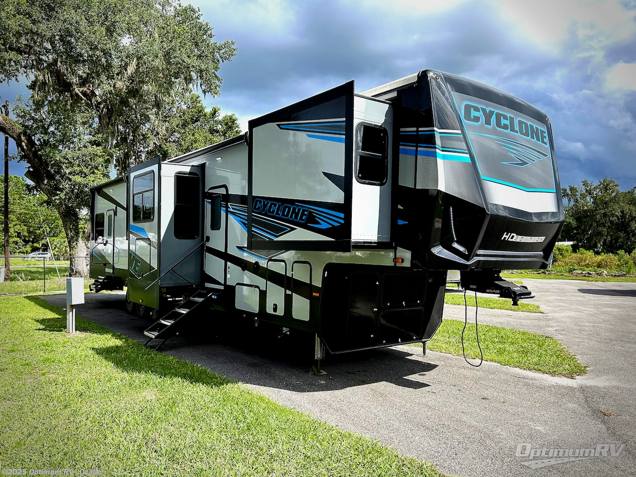 New 2025 Heartland Cyclone 4008 available in Ocala, Florida