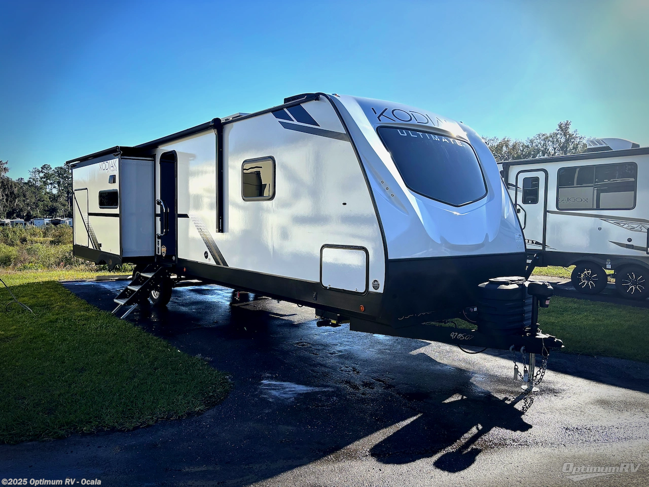 New 2025 Dutchmen Kodiak Ultimate 3221RLSL available in Ocala, Florida