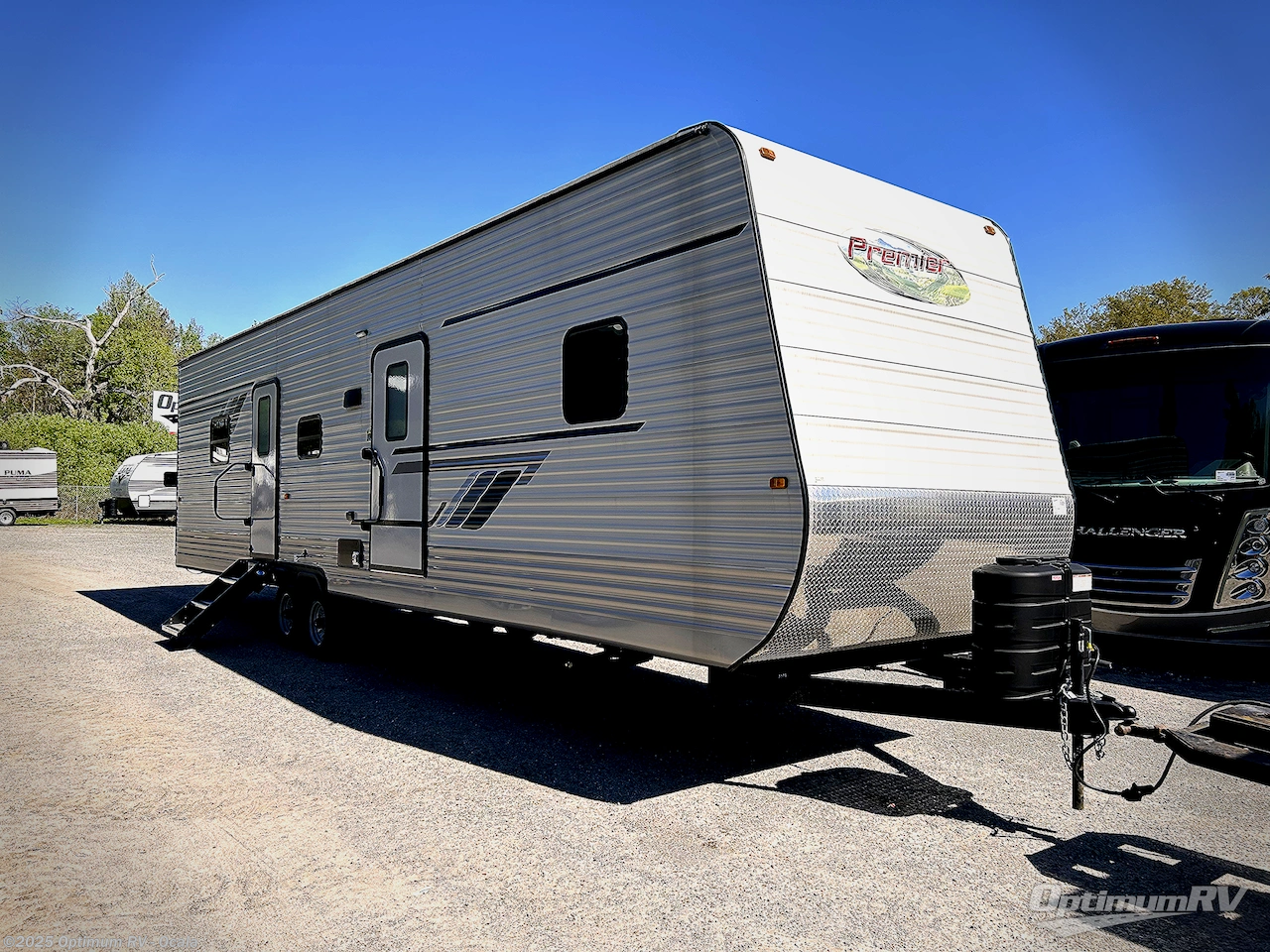 New 2025 HL Enterprise Hy-Line 38 Premier available in Ocala, Florida