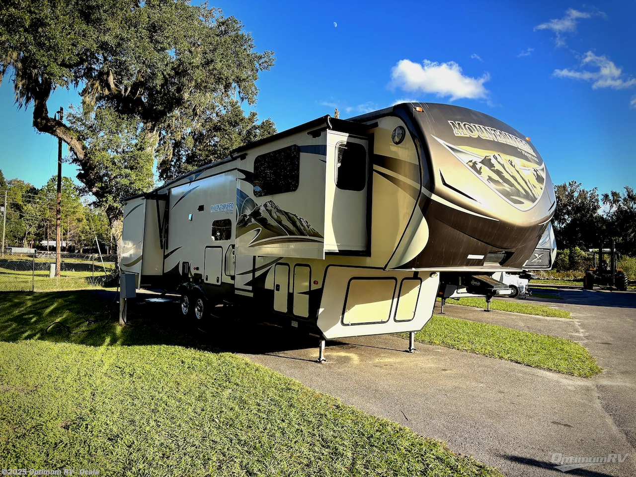 Used 2014 Keystone Mountaineer 375FLF available in Ocala, Florida