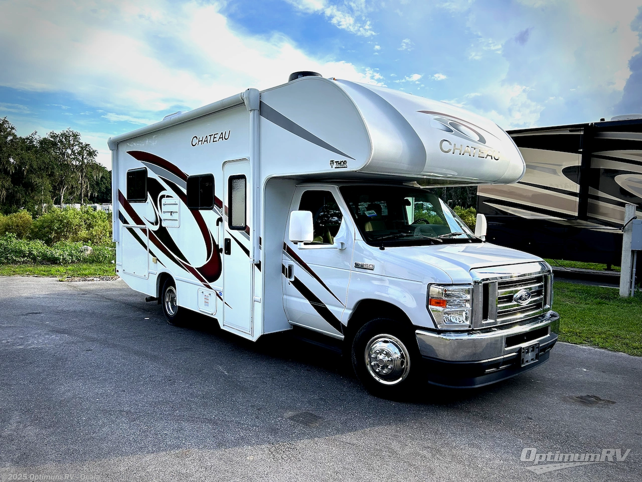 Used 2022 Thor  Chateau 22E available in Ocala, Florida