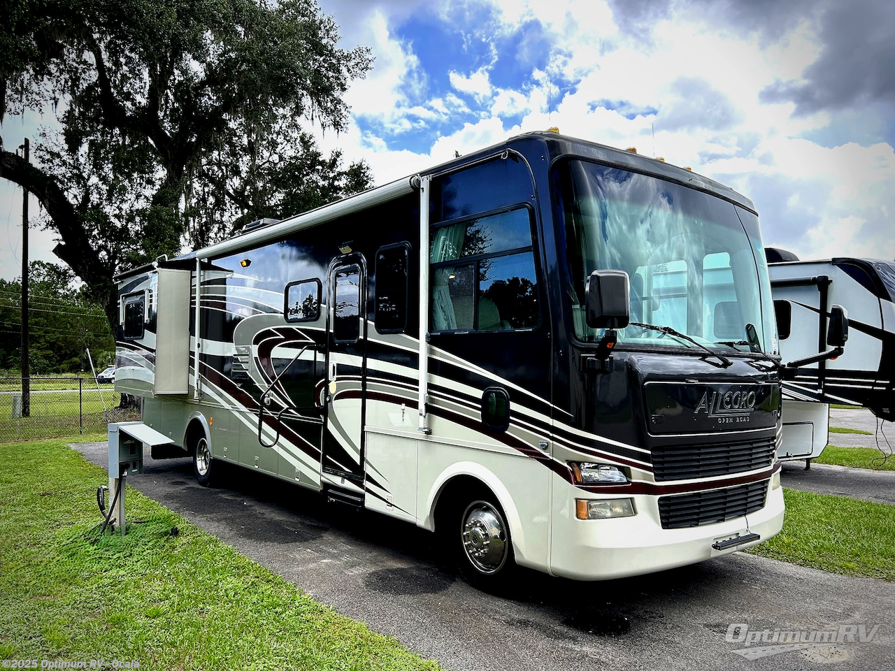 Used 2006 Tiffin Allegro 32 BA available in Ocala, Florida