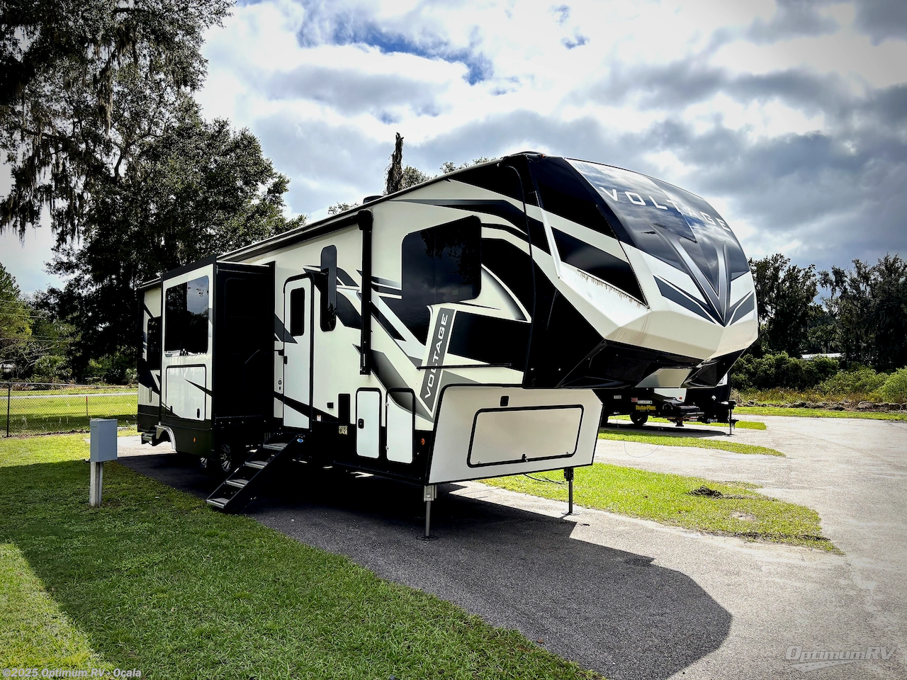 Used 2021 Dutchmen Voltage 3635 available in Ocala, Florida