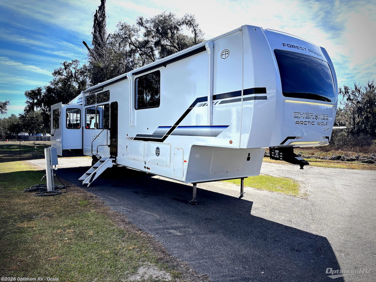 New 2026 Forest River Cherokee Arctic Wolf 38LEAH.G available in Ocala, Florida