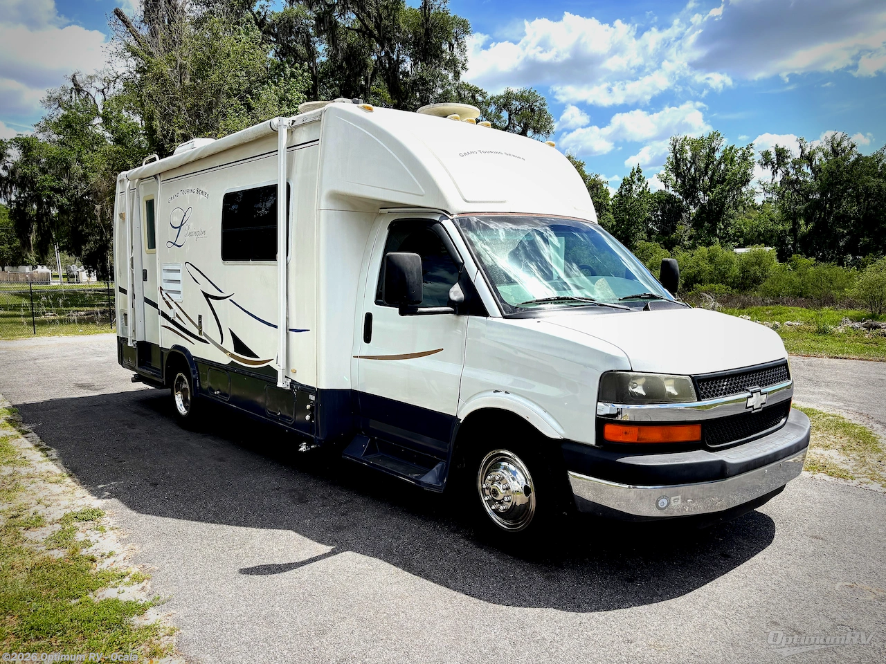 Used 2003 Forest River Lexington 270S available in Ocala, Florida