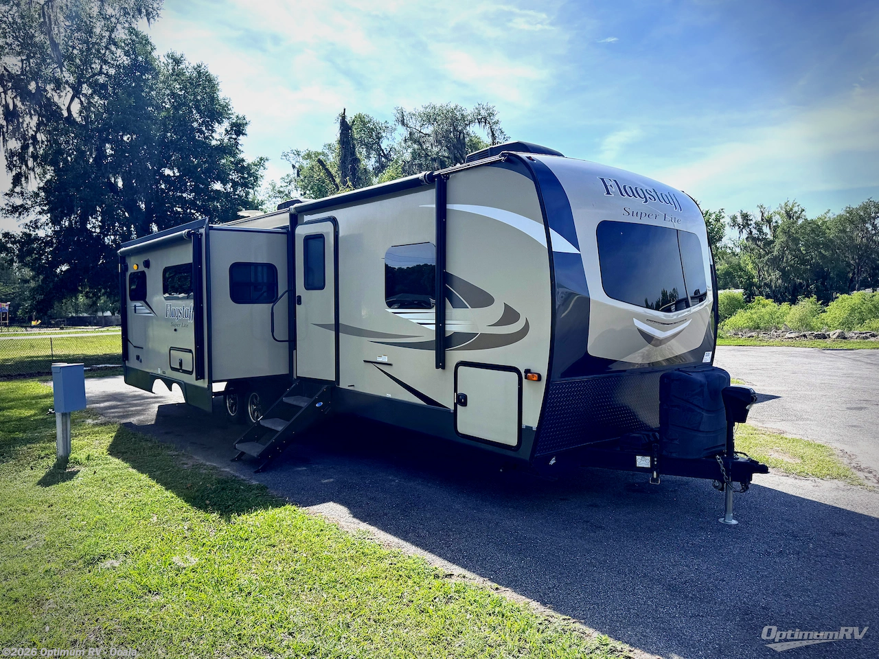 Used 2019 Forest River Flagstaff Super Lite 29BDS available in Ocala, Florida