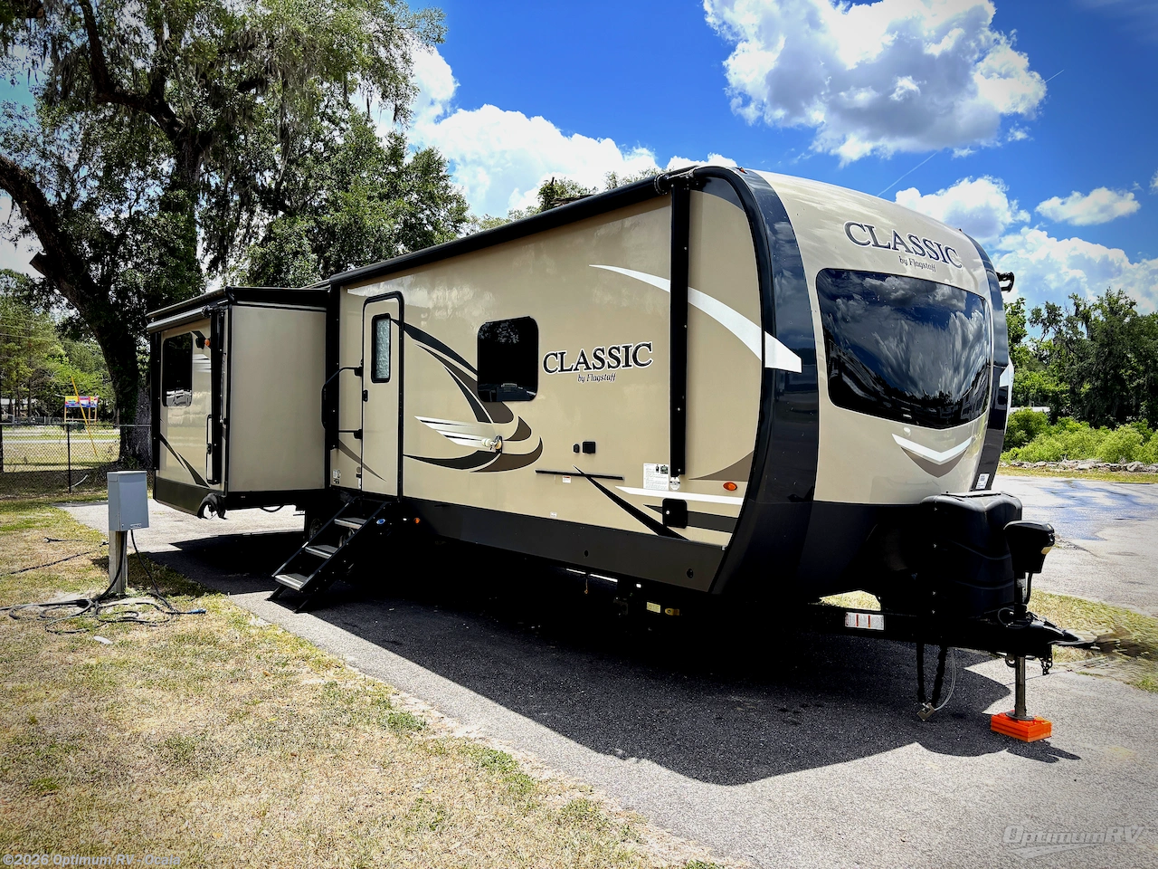 Used 2019 Forest River Flagstaff Classic Super Lite 832IKBS available in Ocala, Florida