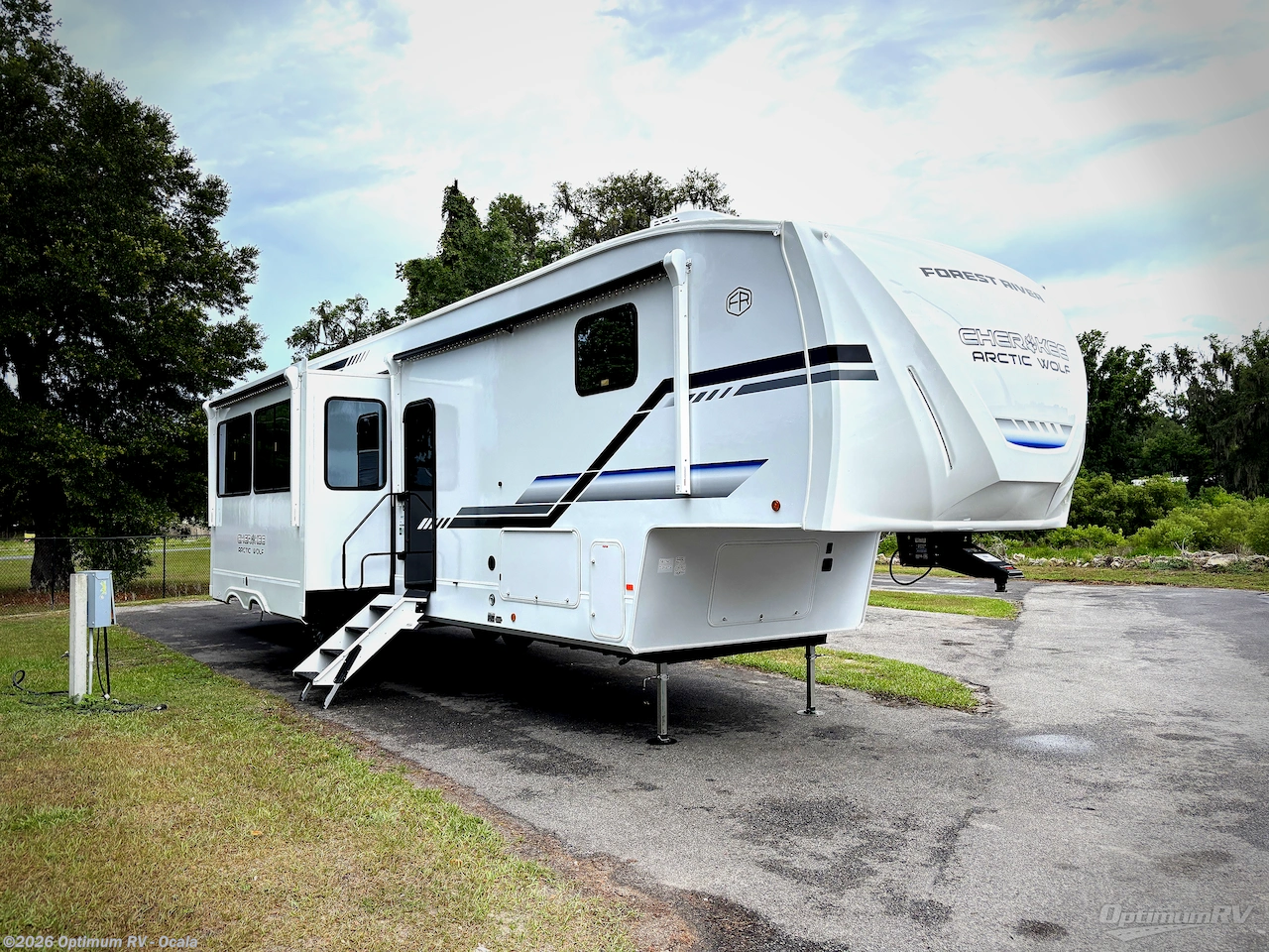 New 2026 Forest River Cherokee Arctic Wolf 38DST available in Ocala, Florida