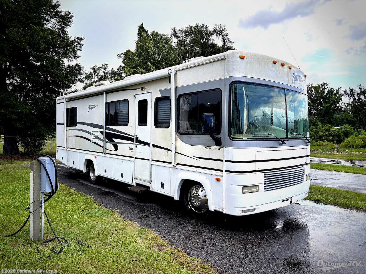 Used 2002 Fleetwood Storm 30H available in Ocala, Florida