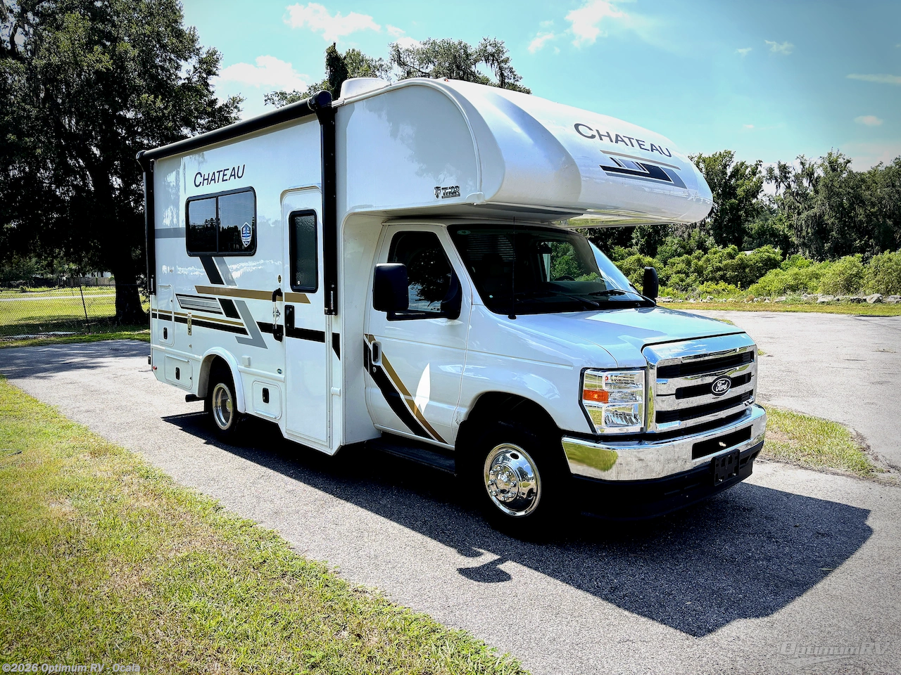 Used 2026 Thor  Chateau 19X available in Ocala, Florida