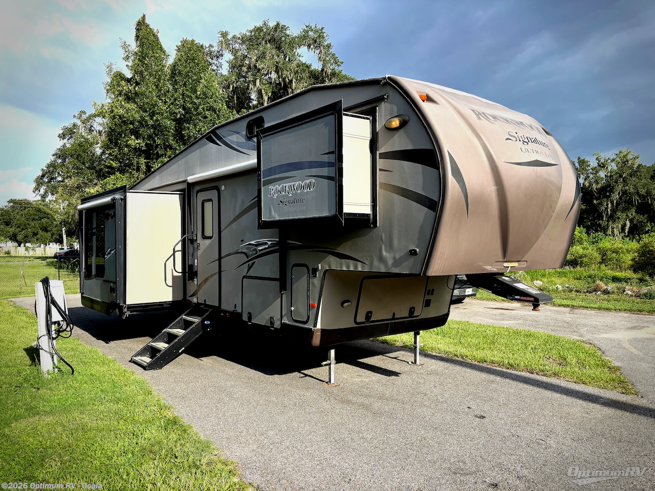 Used 2015 Forest River Rockwood Signature Ultra Lite 8289WS available in Ocala, Florida