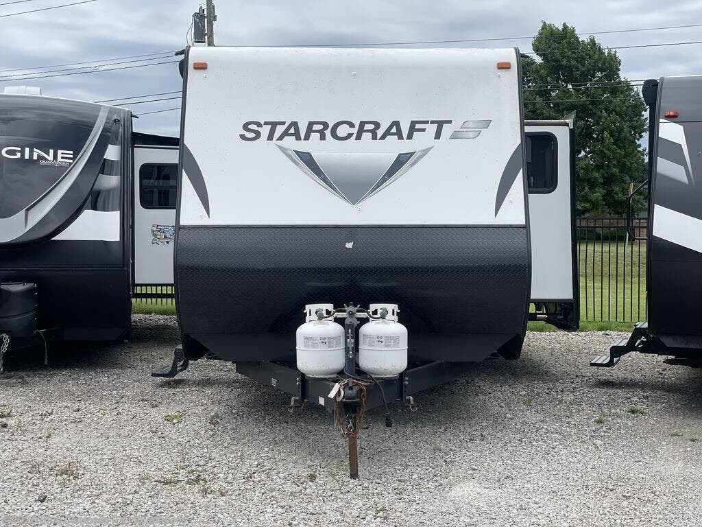 Used 2018 Starcraft Autumn Ridge Outfitter 27BHS available in Indianapolis, Indiana