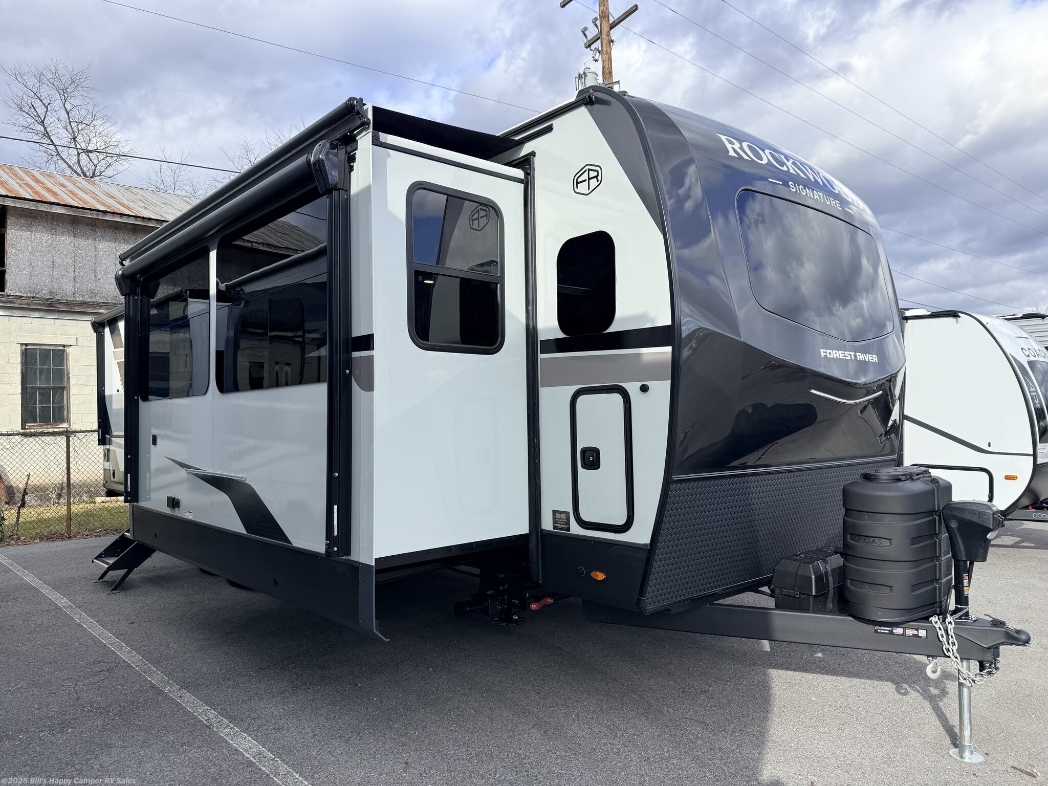 New 2026 Forest River Rockwood Signature 8339FK available in Mill Hall, Pennsylvania