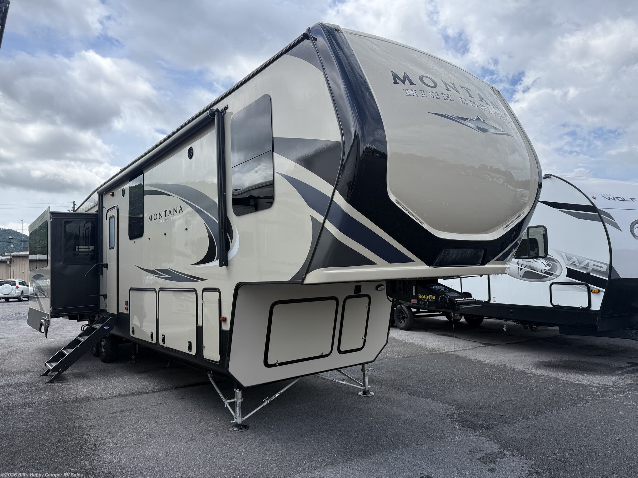 Used 2019 Keystone Montana 3855BR available in Mill Hall, Pennsylvania