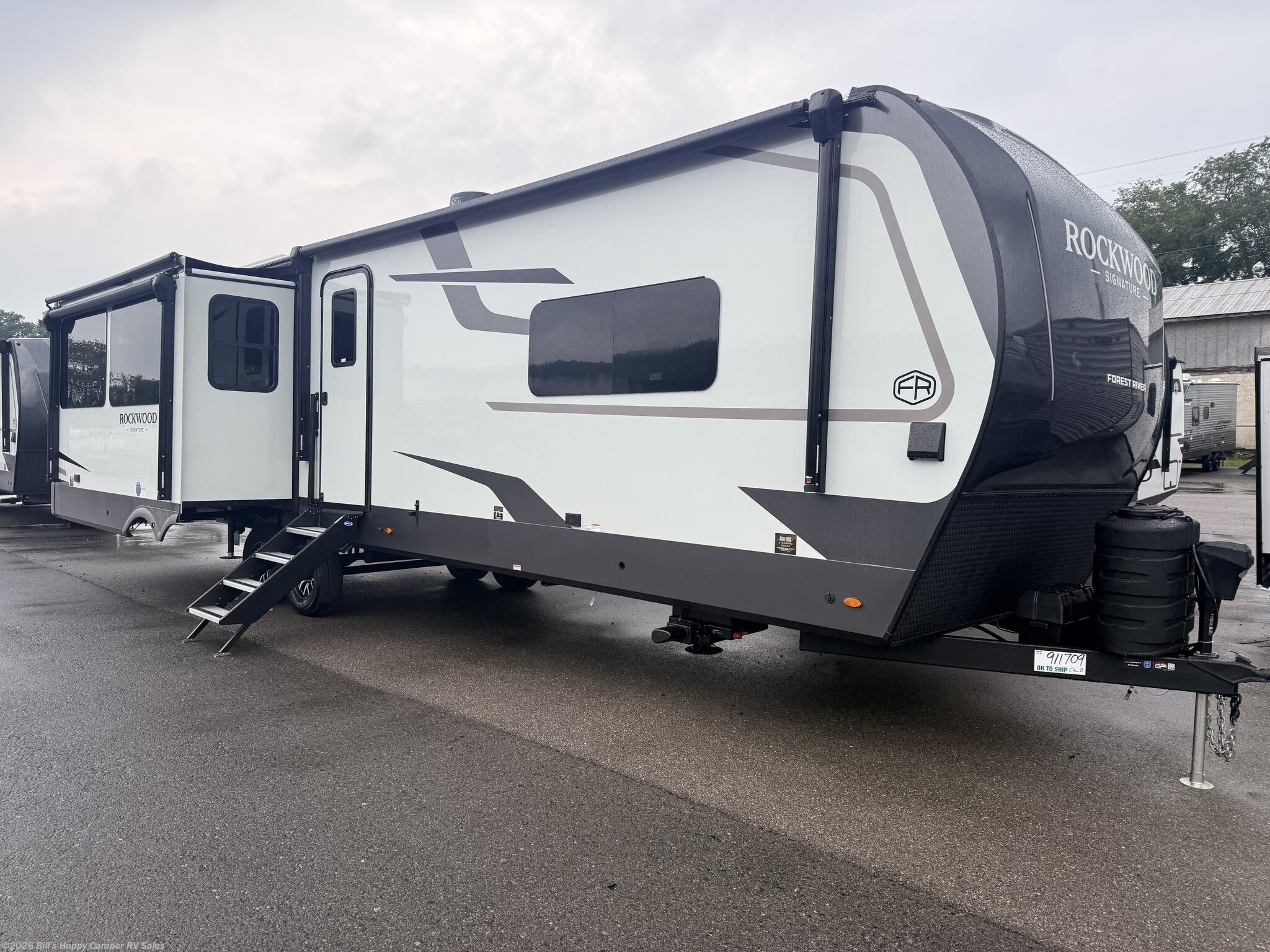 New 2027 Forest River Rockwood Signature 8392RL available in Mill Hall, Pennsylvania