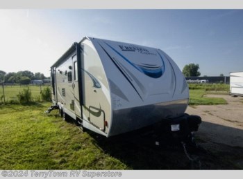 Used 2018 Forest River Wildwood X-Lite 261BHXL available in Grand Rapids, Michigan