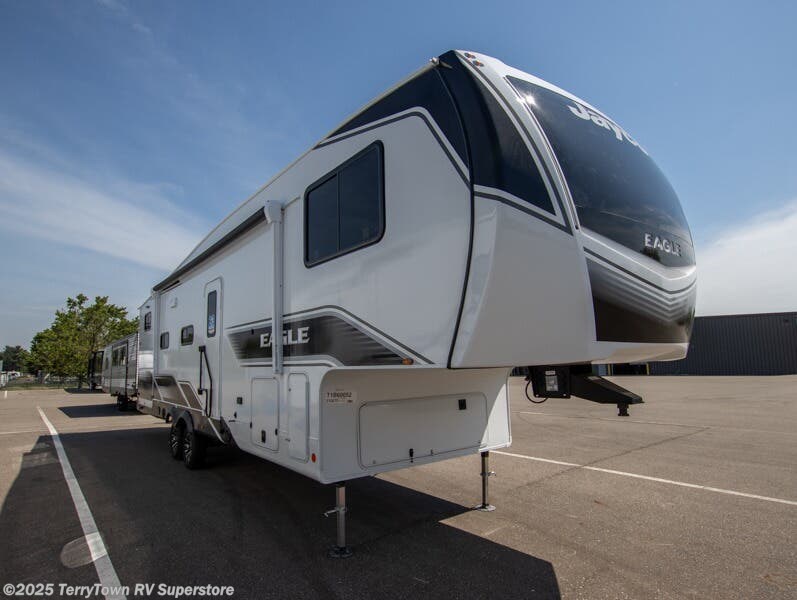New 2026 Jayco Eagle HT 31QCD available in Grand Rapids, Michigan