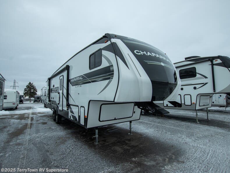 New 2022 Coachmen Chaparral Lite 274BH available in Grand Rapids, Michigan