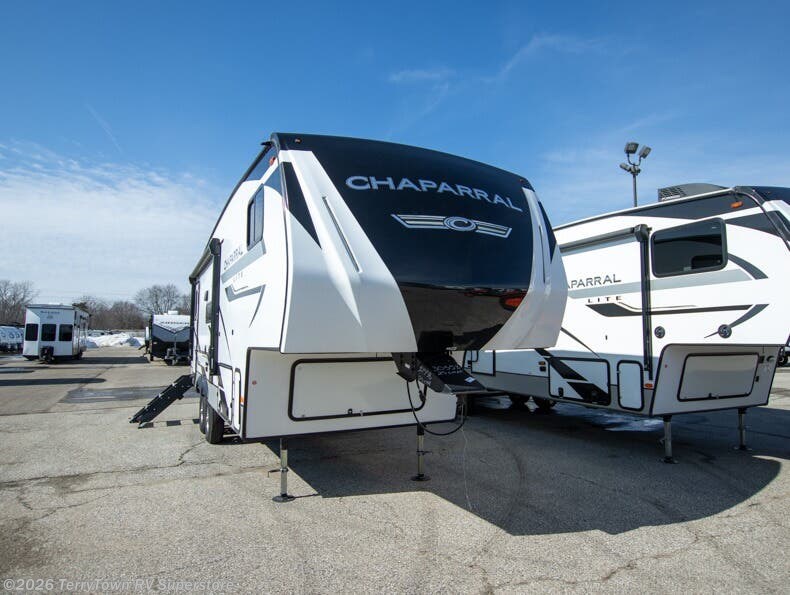 New 2023 Coachmen Chaparral Lite 25RE available in Grand Rapids, Michigan
