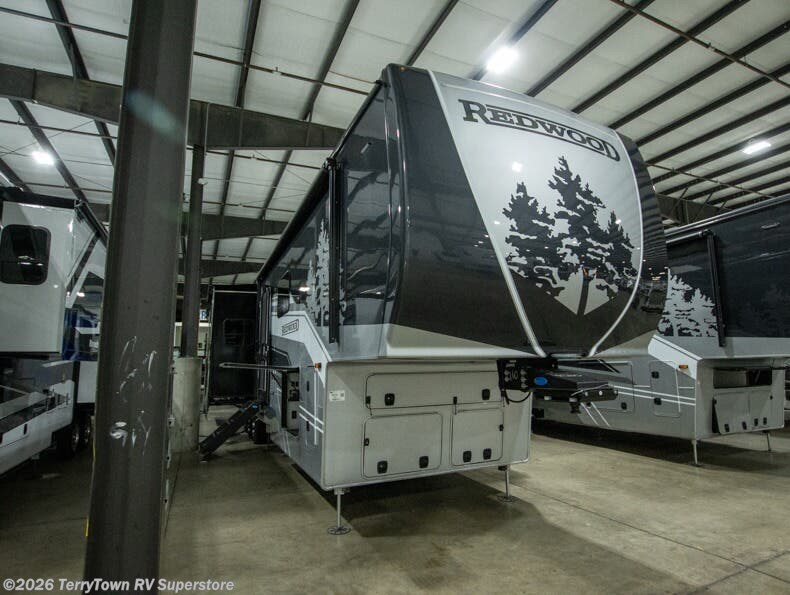 New 2025 CrossRoads Redwood RW415RD available in Grand Rapids, Michigan