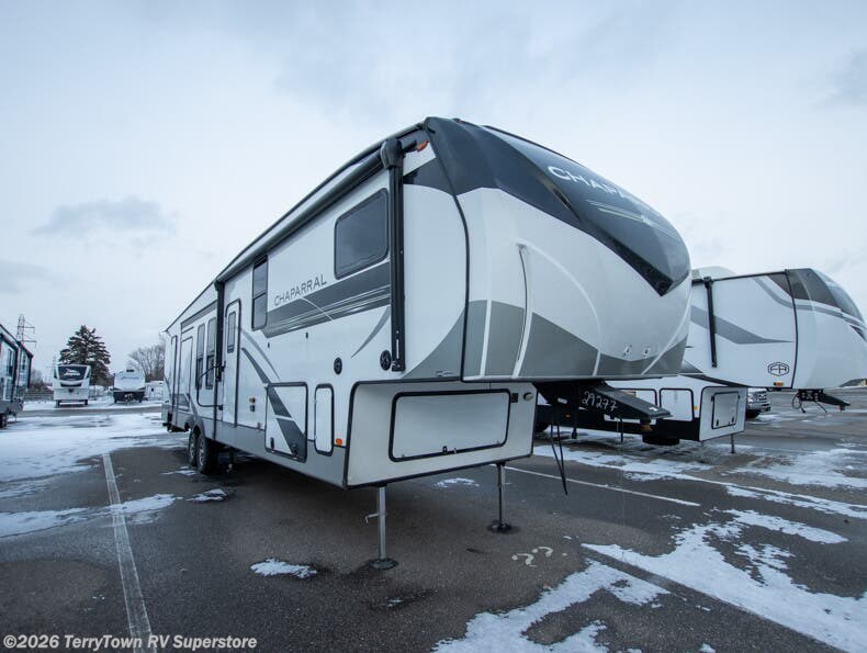 New 2022 Coachmen Chaparral 373MBRB available in Grand Rapids, Michigan
