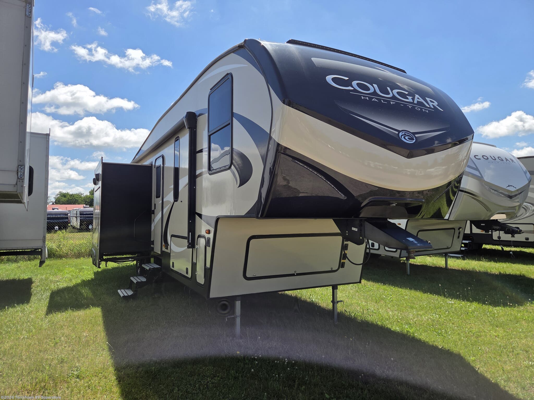 Used 2018 Keystone Cougar Half-Ton East 29RKS available in Grand Rapids, Michigan