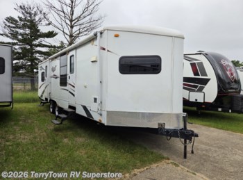 Used 2009 Keystone VR1 323FKS available in Grand Rapids, Michigan