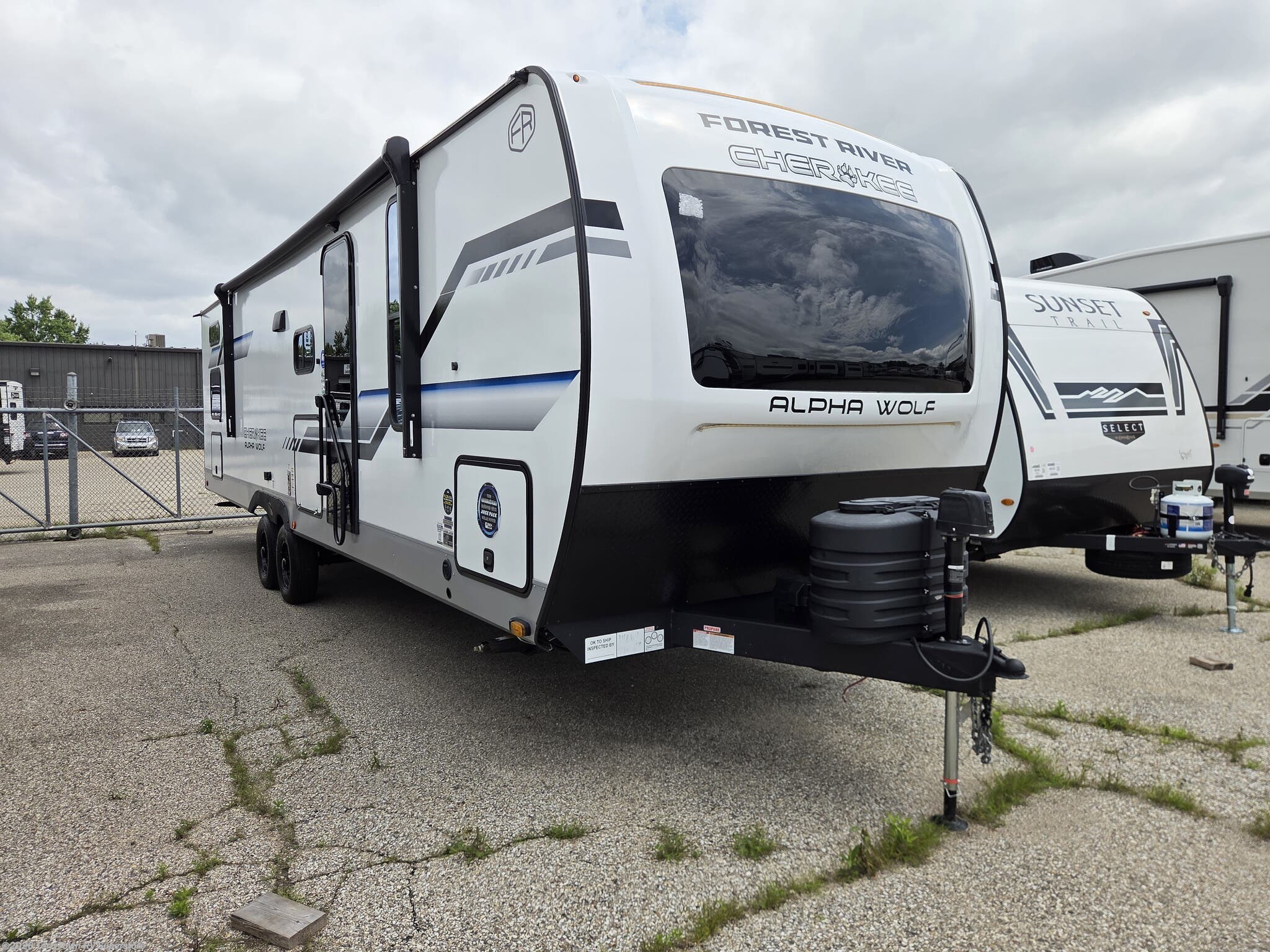 New 2025 Forest River Cherokee Alpha Wolf 280QBS available in Grand Rapids, Michigan