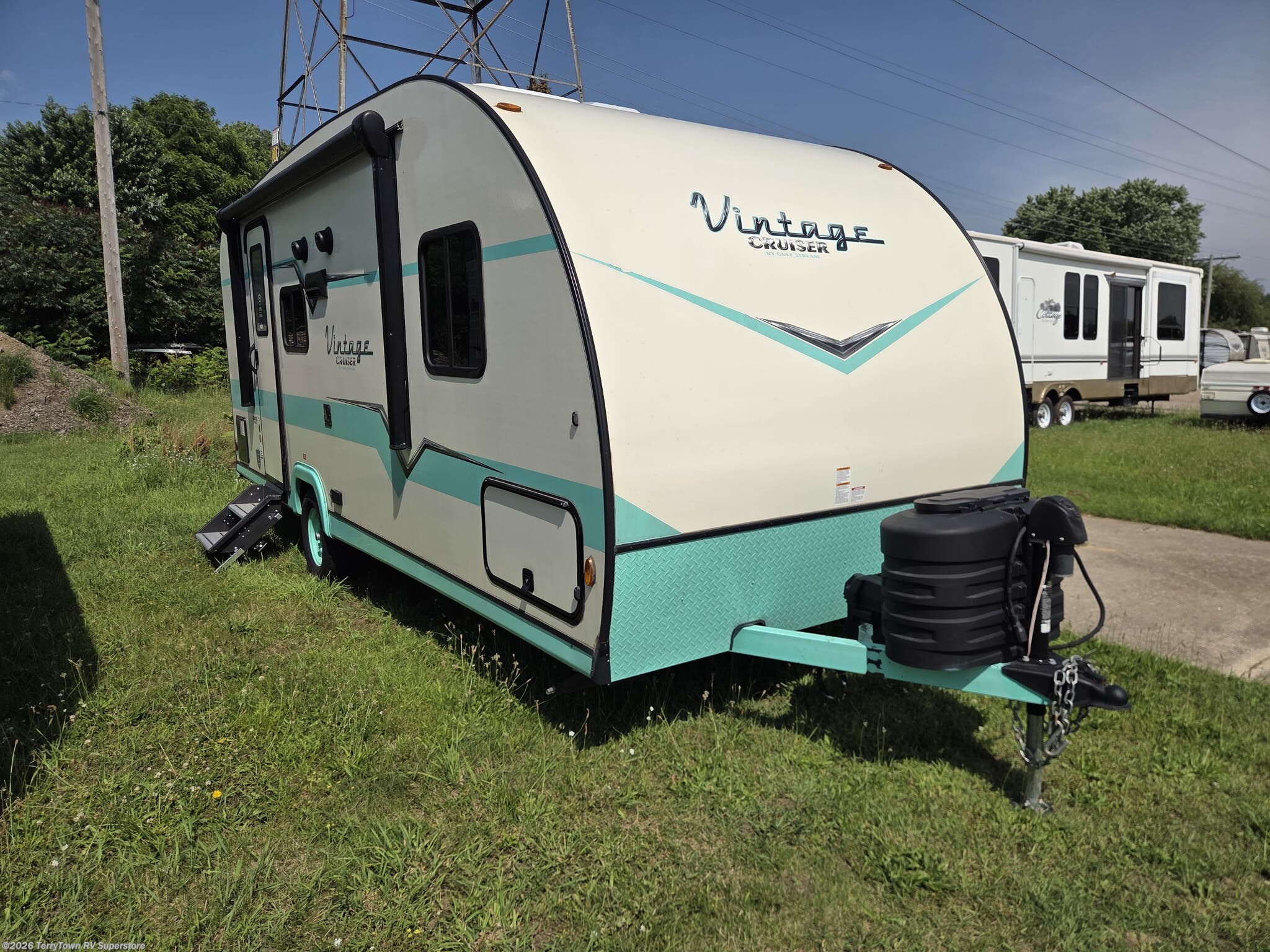 Used 2024 Gulf Stream Vintage Cruiser 19CSK available in Grand Rapids, Michigan