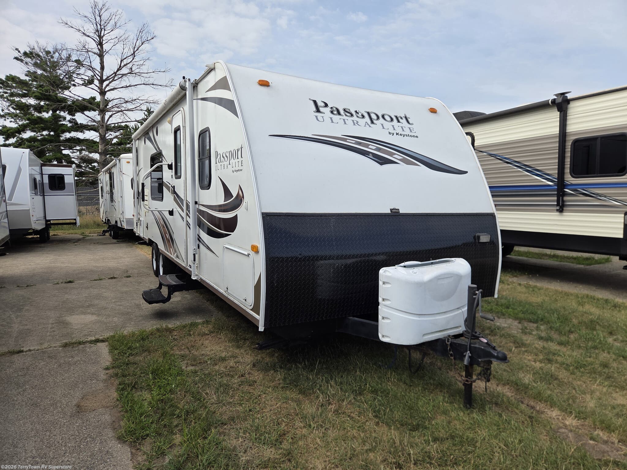 Used 2013 Keystone Passport Super-Lite 280BH available in Grand Rapids, Michigan